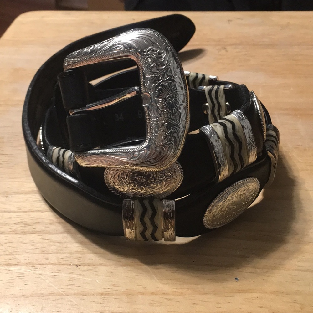 Tony Lama scalloped concho western leather belt